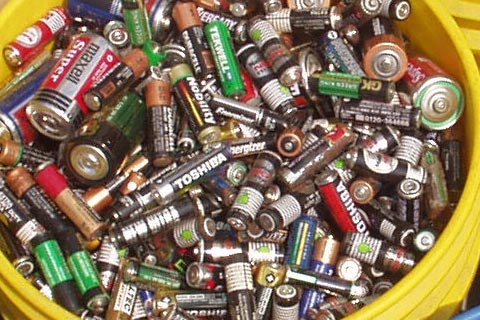 废品电池回收价格_废旧蓄电瓶回收_废电池回收行业